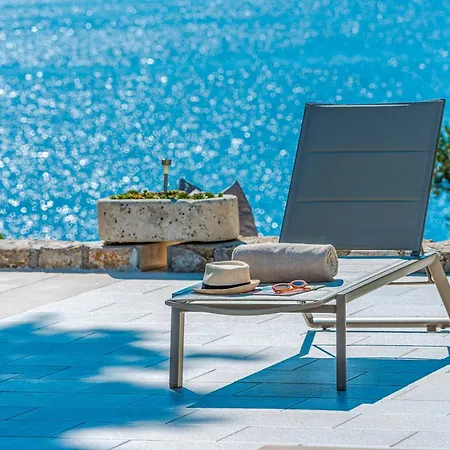 Relaxed Shore *